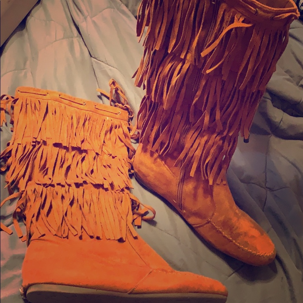 Fringe boots